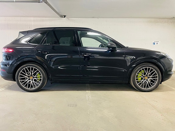 Porsche Cayenne 6 of 19