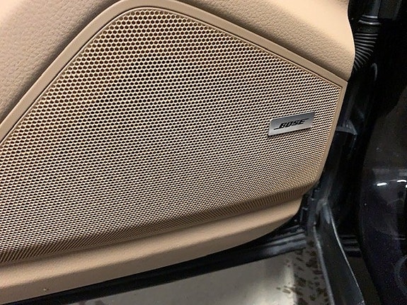 Porsche Cayenne 17 of 19