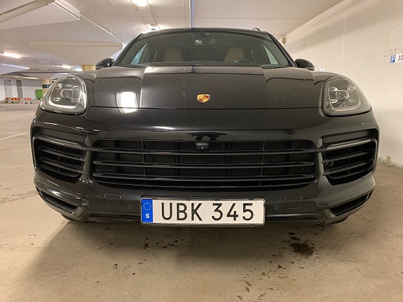 Porsche Cayenne 8 of 19