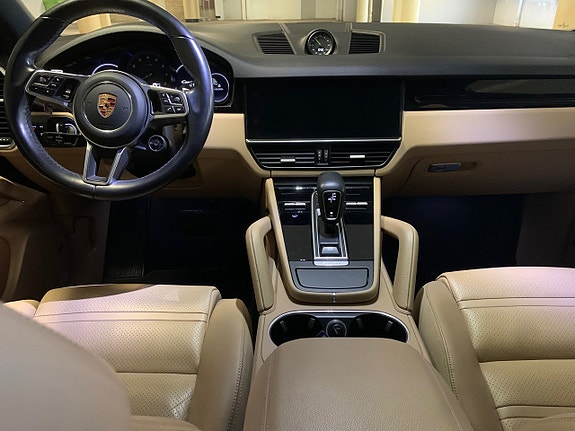 Porsche Cayenne 12 of 19