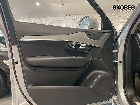 Volvo XC90 14 of 17