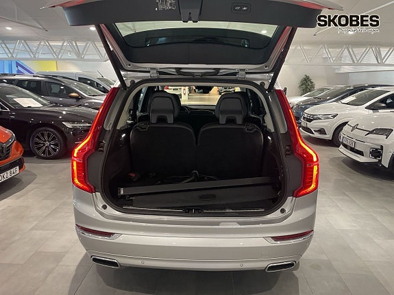Volvo XC90 15 of 17