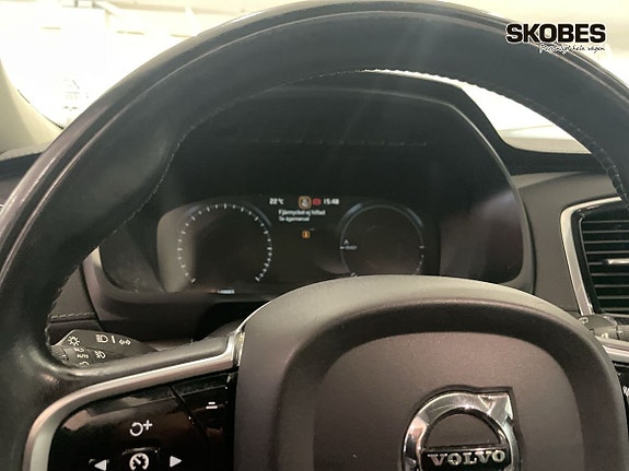 Volvo XC90 12 of 16