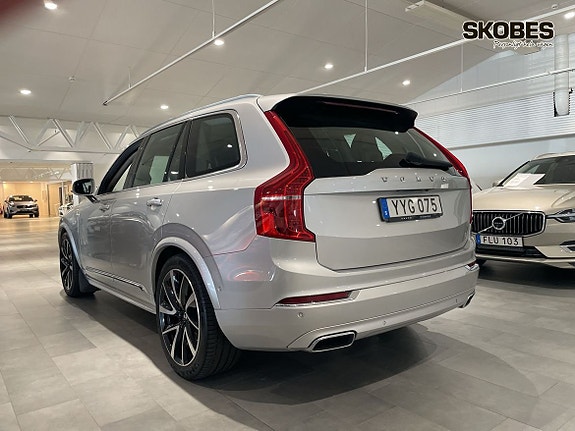Volvo XC90 4 of 16