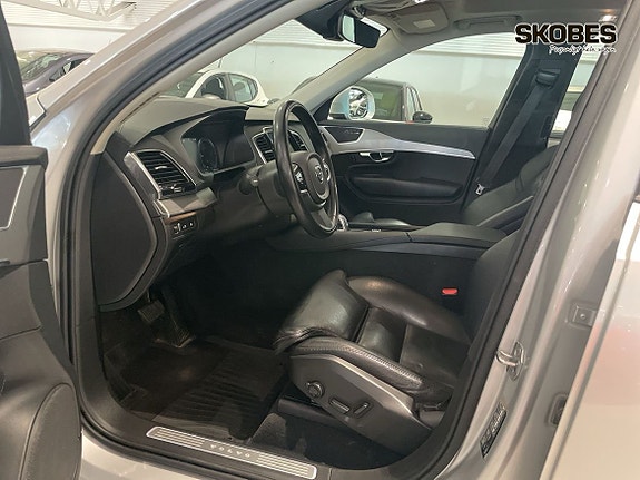 Volvo XC90 7 of 16