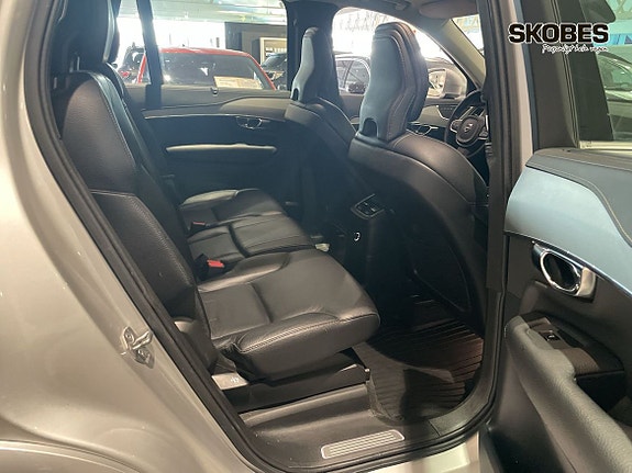Volvo XC90 9 of 16