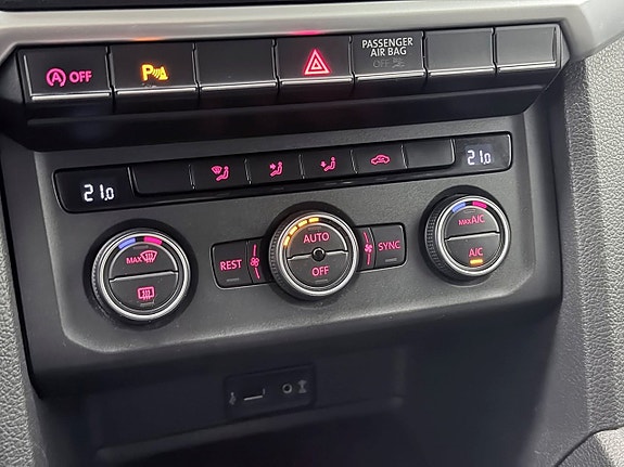 Volkswagen Amarok 27 of 30