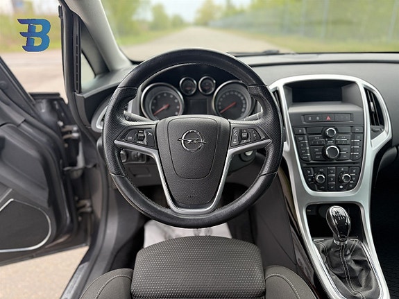 Opel Astra 9 of 14