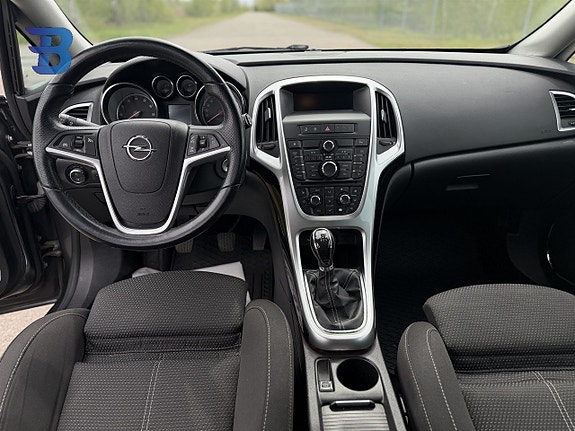 Opel Astra 8 of 14