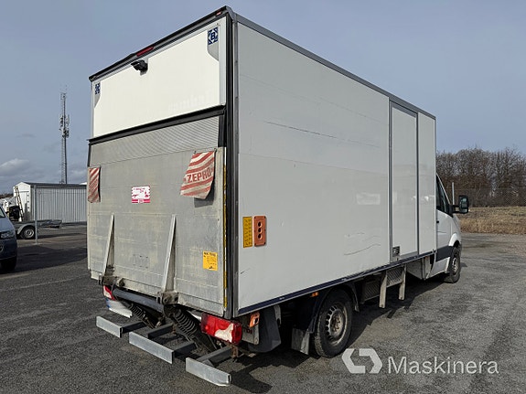 Skåpbil Volkswagen Crafter med bakgavellyft 5 of 5