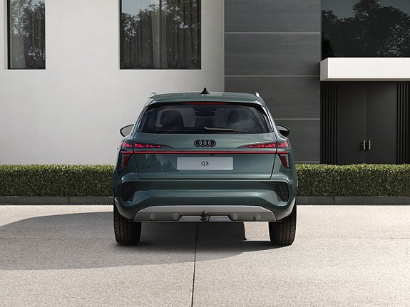 Audi Q3 4 of 5