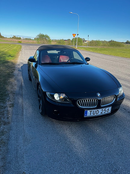 BMW Z4 2 of 5