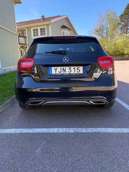 Mercedes-Benz A180 4 of 5