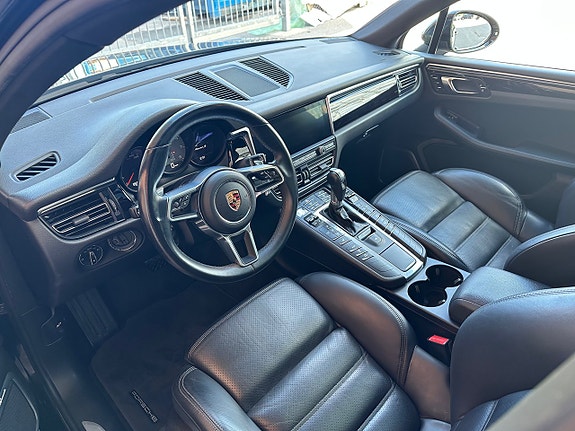 Porsche Macan S 7 of 23