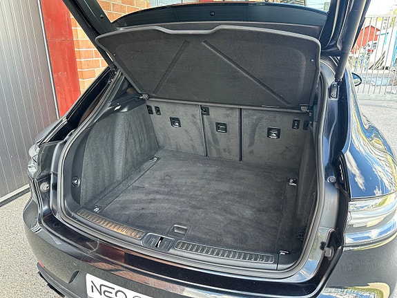 Porsche Macan S 19 of 23