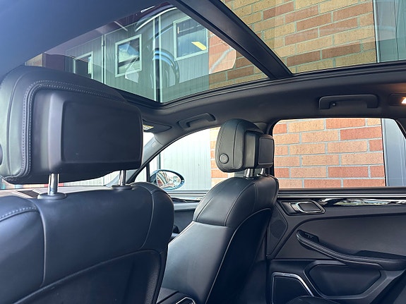 Porsche Macan S 21 of 23