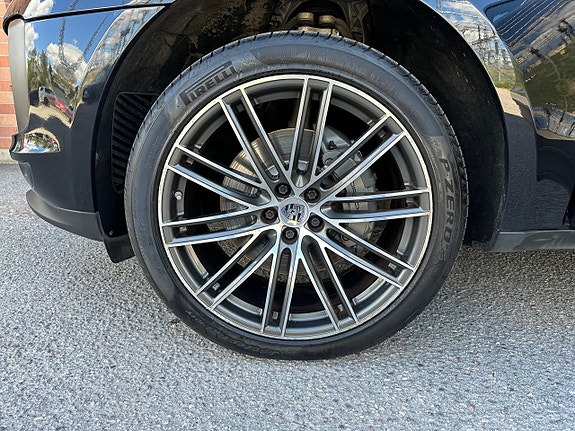 Porsche Macan S 23 of 23