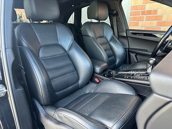 Porsche Macan S 10 of 23