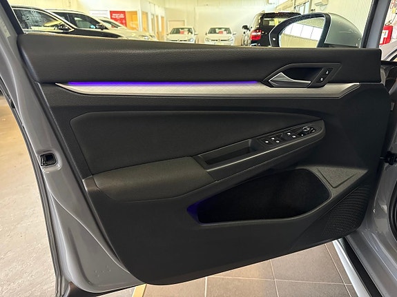 Volkswagen Golf Alltrack 8 of 26