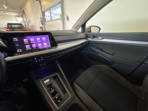Volkswagen Golf Alltrack 11 of 26