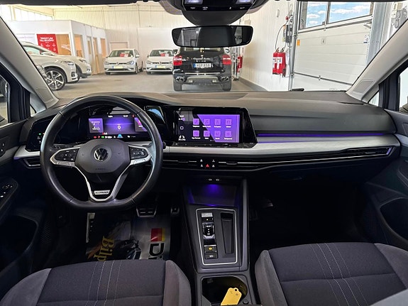 Volkswagen Golf Alltrack 10 of 26