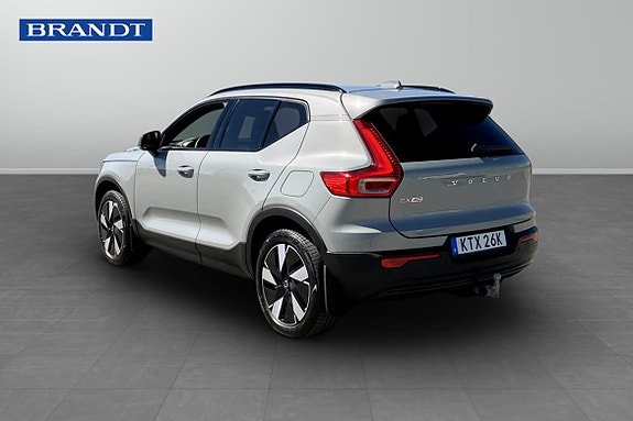 Volvo EX40 2 of 5