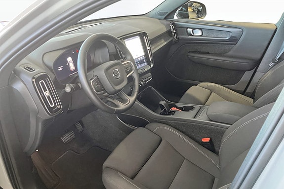 Volvo EX40 5 of 5