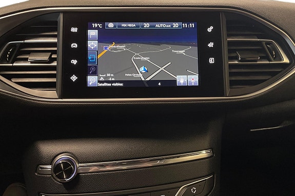Peugeot 308 SW 16 of 28