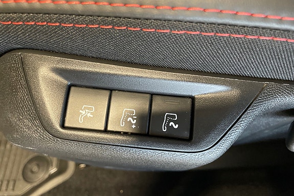 Peugeot 308 SW 19 of 28
