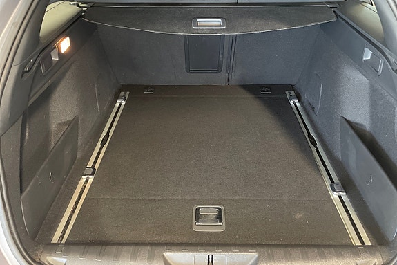 Peugeot 308 SW 24 of 28