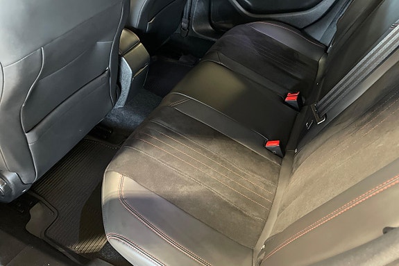 Peugeot 308 SW 23 of 28