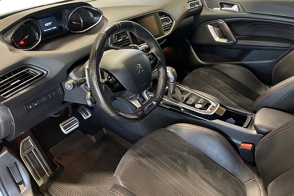 Peugeot 308 SW 10 of 28