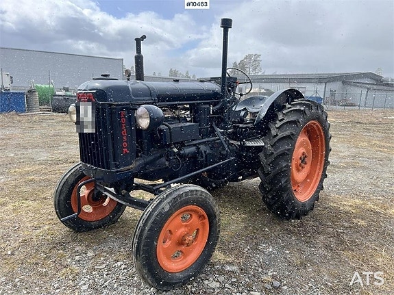 Fordson Höglundare Traktor (36,000:- ex moms)