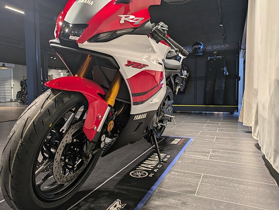 Yamaha YZF-R7 70th Anniversary / Räntekampanj 3,45% 4 of 5