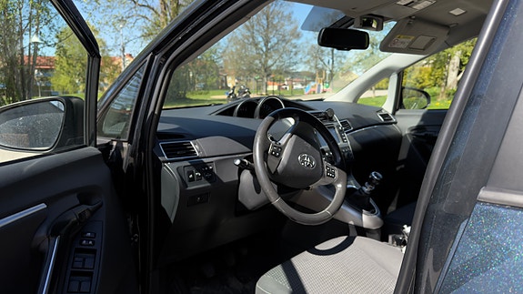 Toyota Verso 2 of 5