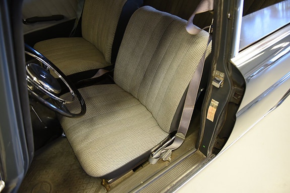 Mercedes-Benz W111 23 of 30