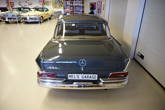 Mercedes-Benz W111 9 of 30