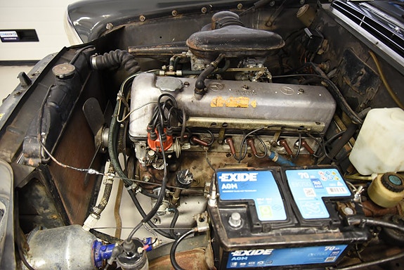 Mercedes-Benz W111 18 of 30