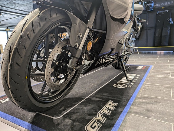 Yamaha YZF-R7 Tech Black /  Omg lev! 17 of 18