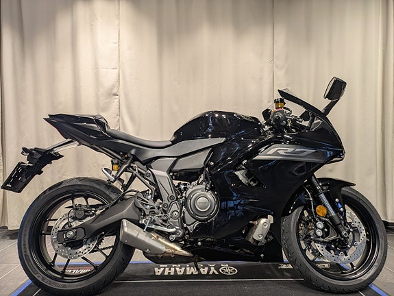 Yamaha YZF-R7 Tech Black / Räntekampanj 3,45% / Omgående lev! 2 of 5