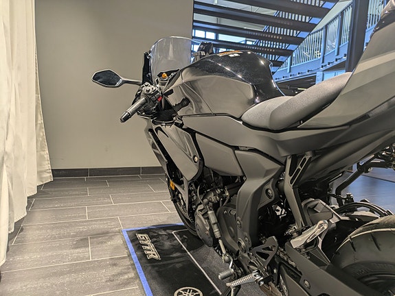 Yamaha YZF-R7 Tech Black /  Omg lev! 7 of 18