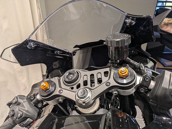 Yamaha YZF-R7 Tech Black /  Omg lev! 11 of 18