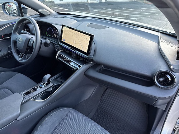 Toyota C-HR 13 of 21