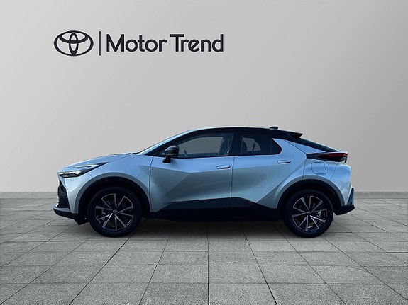 Toyota C-HR 4 of 5