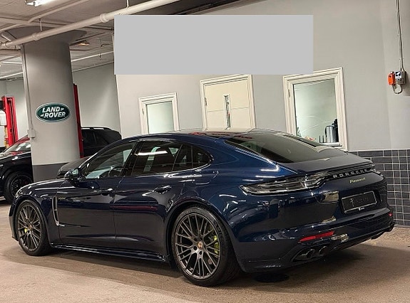 Porsche Panamera 4 3 of 8