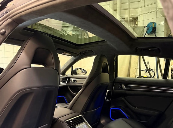 Porsche Panamera 4 7 of 8