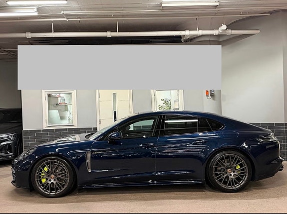 Porsche Panamera 4 2 of 8