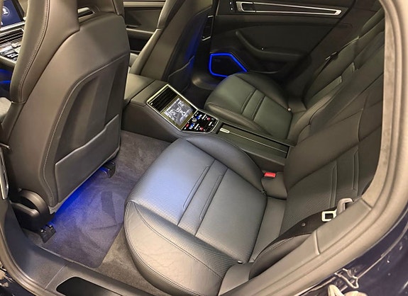 Porsche Panamera 4 6 of 8
