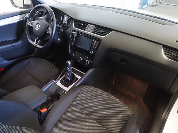 Skoda Octavia 11 of 24