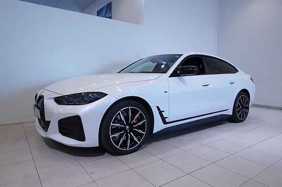 BMW i4 4 of 5